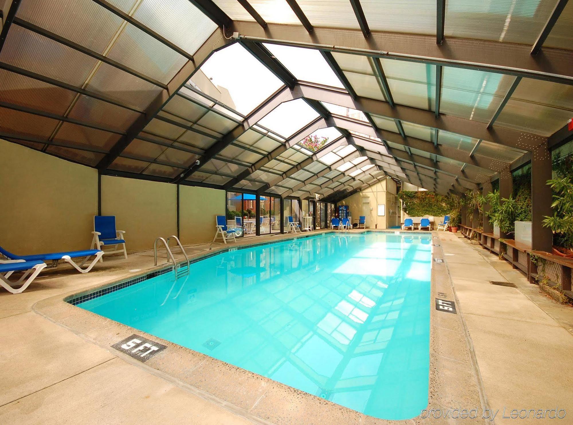 Quality Inn Iwo Jima Арлингтън Екстериор снимка