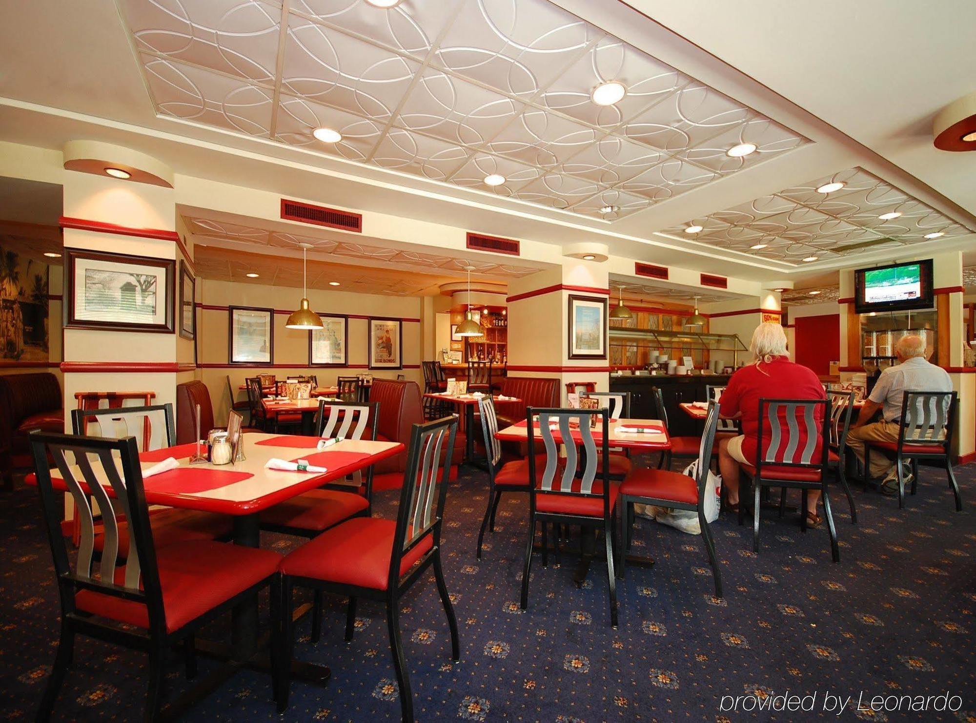Quality Inn Iwo Jima Арлингтън Екстериор снимка