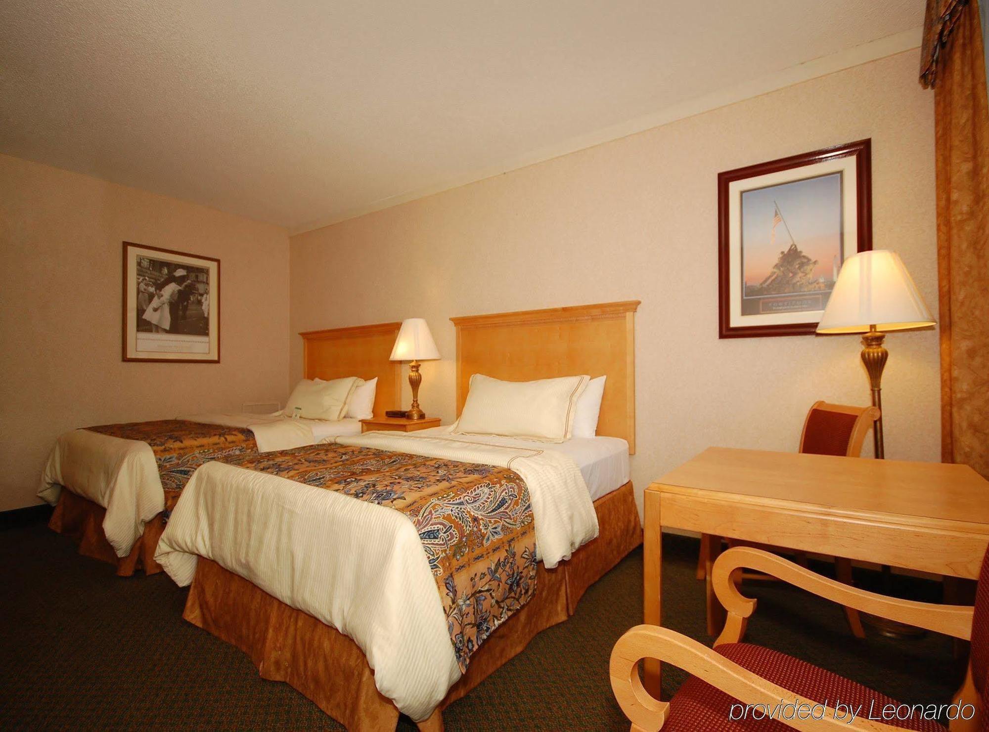 Quality Inn Iwo Jima Арлингтън Екстериор снимка