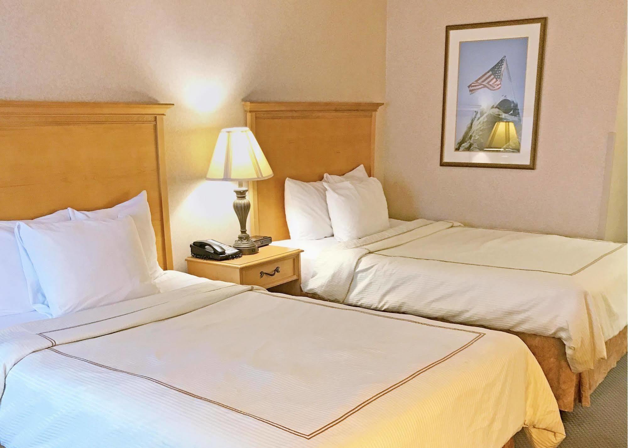 Quality Inn Iwo Jima Арлингтън Екстериор снимка